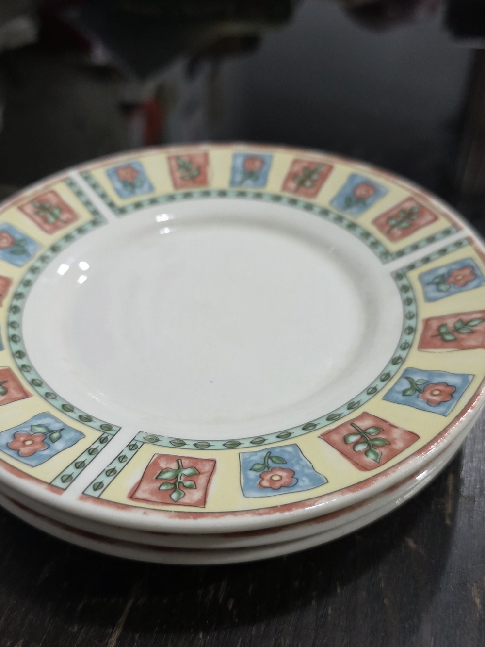 Farberware Window Box Saucer Plates- Pastel Floral Border- Vtg Cottagecore